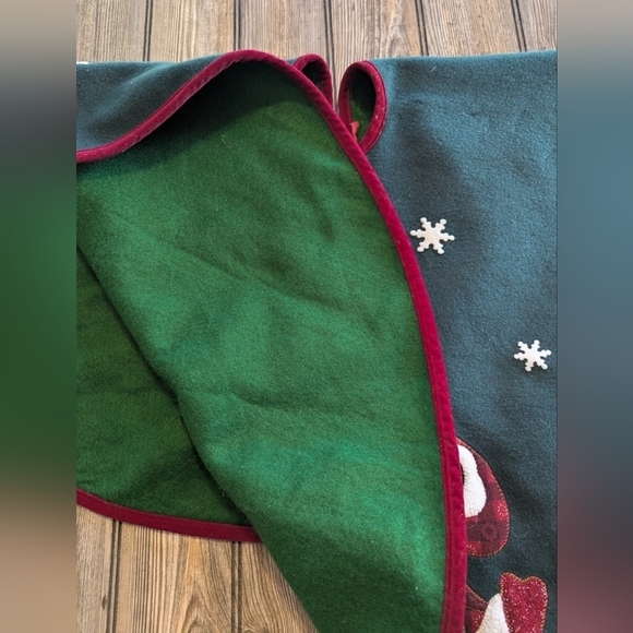 Christmas tree skirt felt with Santa Claus in near perfect condition - Picture 6 of 9